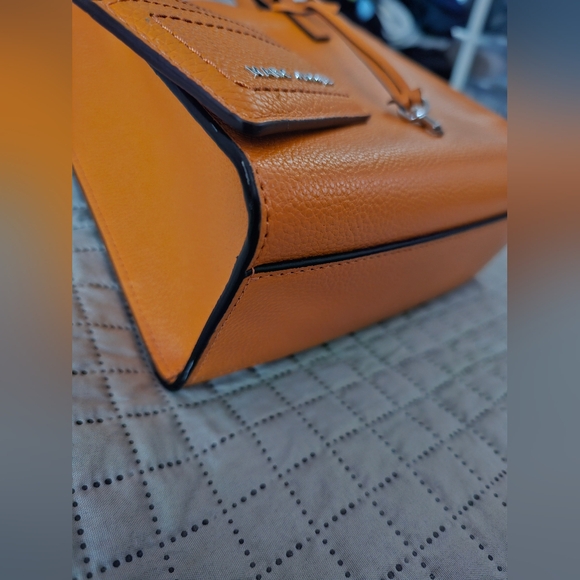 Marc Jacobs Mini Grind Tote with The Groove Card Case - Picture 4 of 10